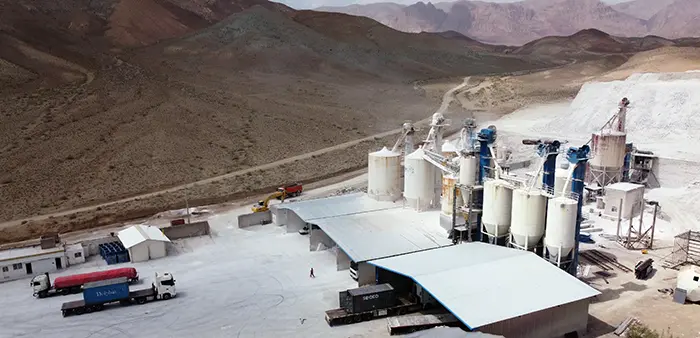 نمای بیرونی کارخانه گچ رازی سمنان