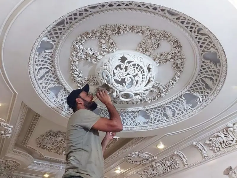 ابزارزنی سقف توسط گچ کار سقف