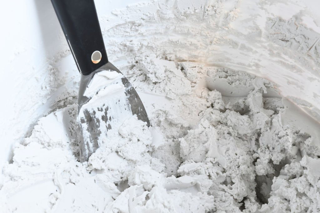 دانه بندی گچ سفید کاری