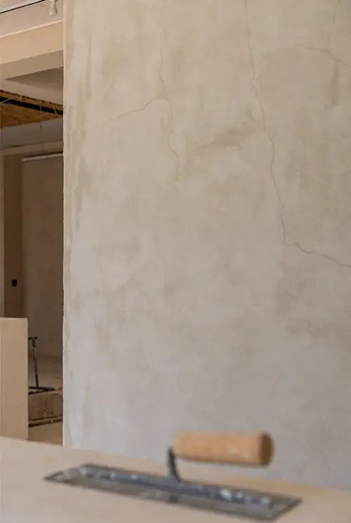 اجرا گچ زیر کار